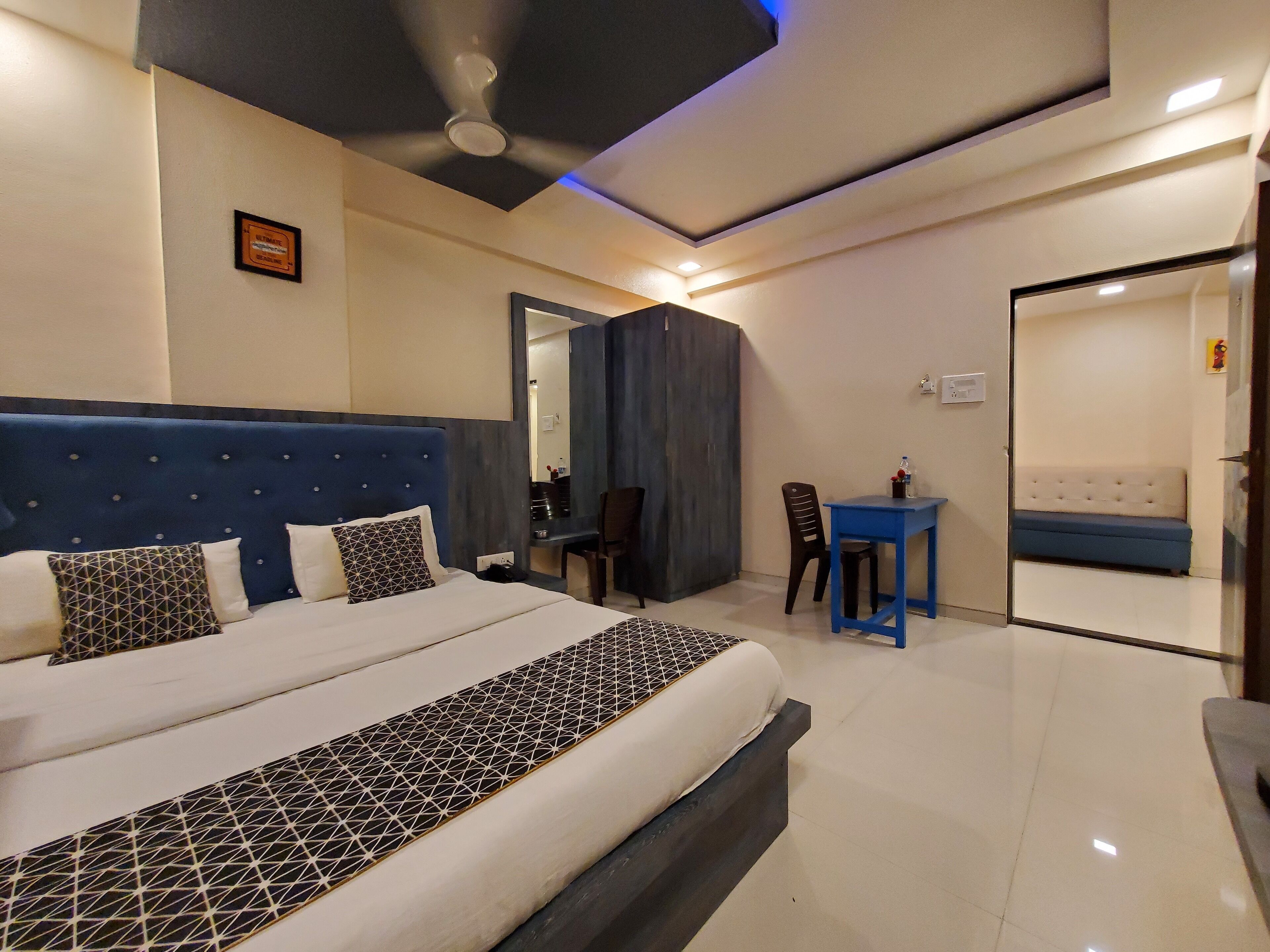 Hotel Mari Aai Residency