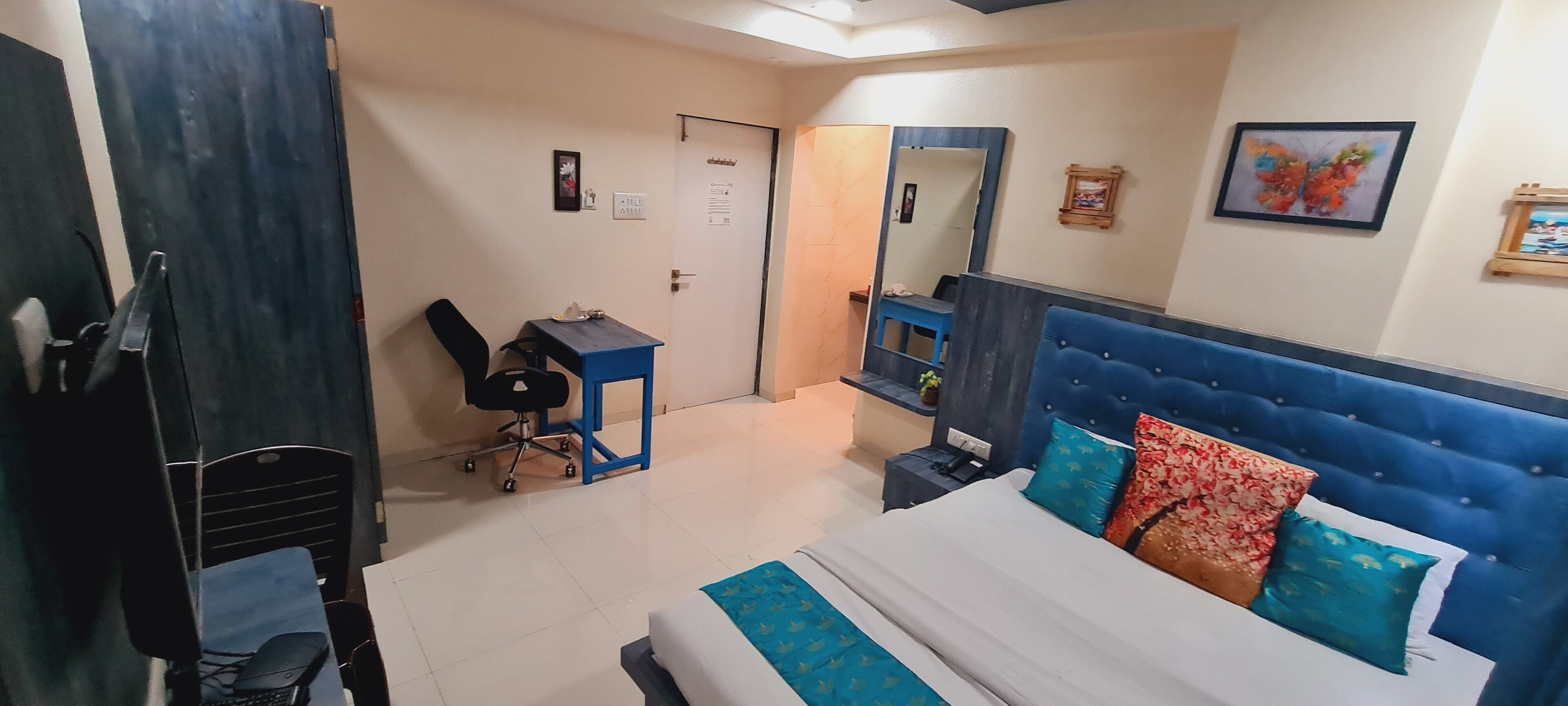 Hotel Mari Aai Residency