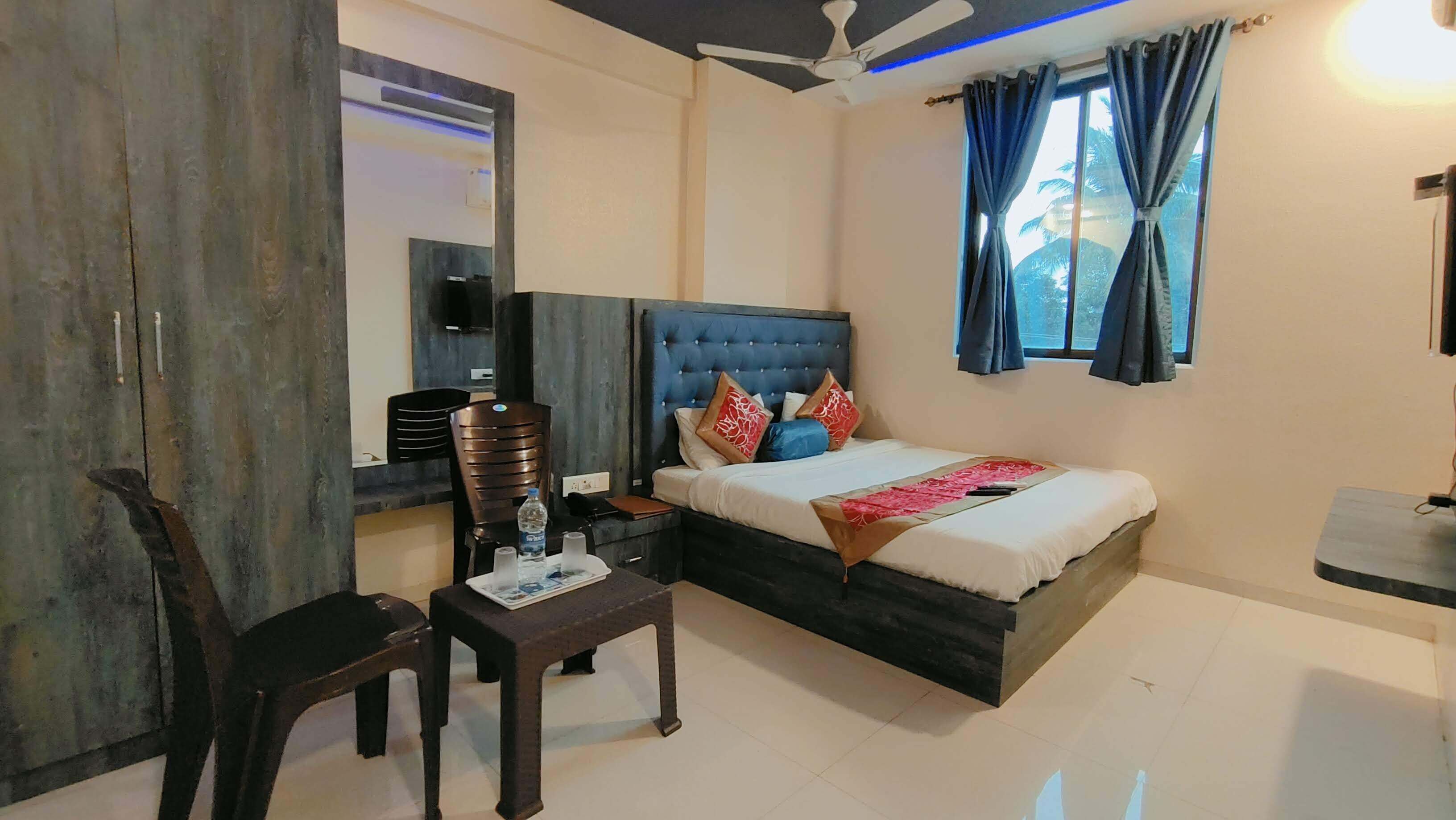 Hotel Mari Aai Residency