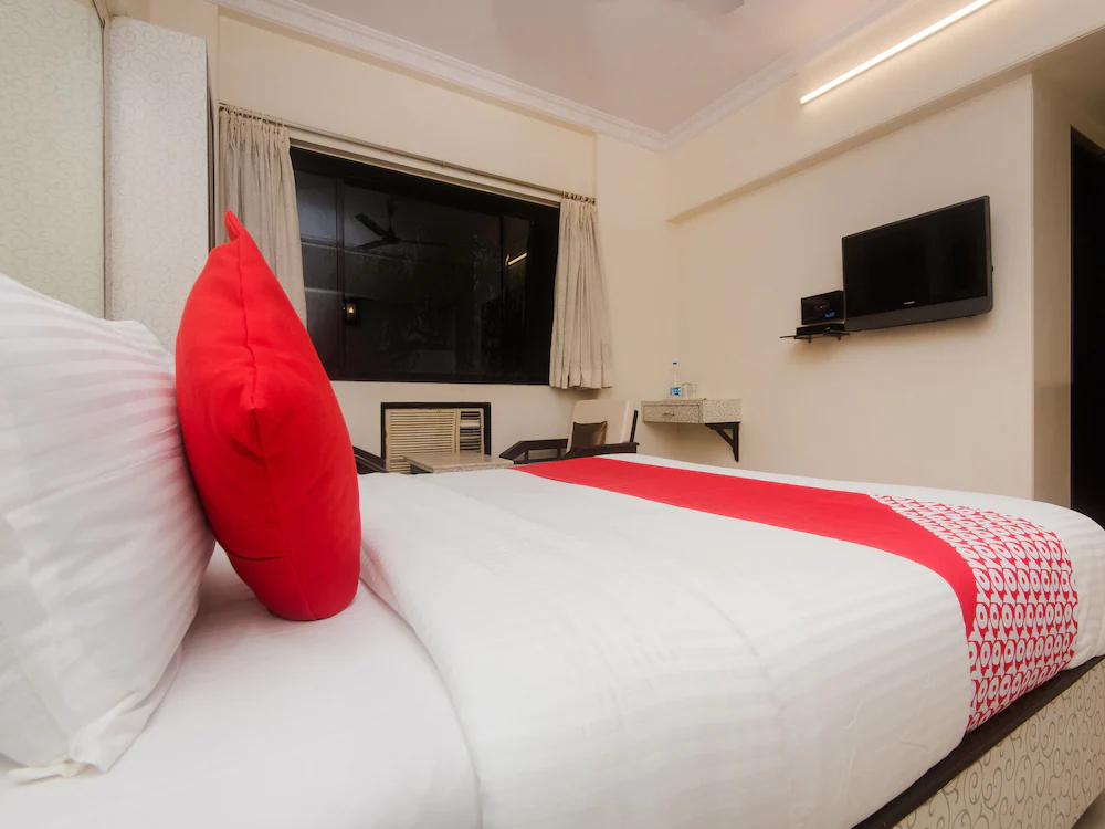 Hotel Solitaire by OYO Rooms
