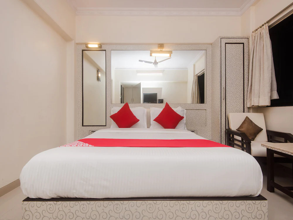 Hotel Solitaire by OYO Rooms