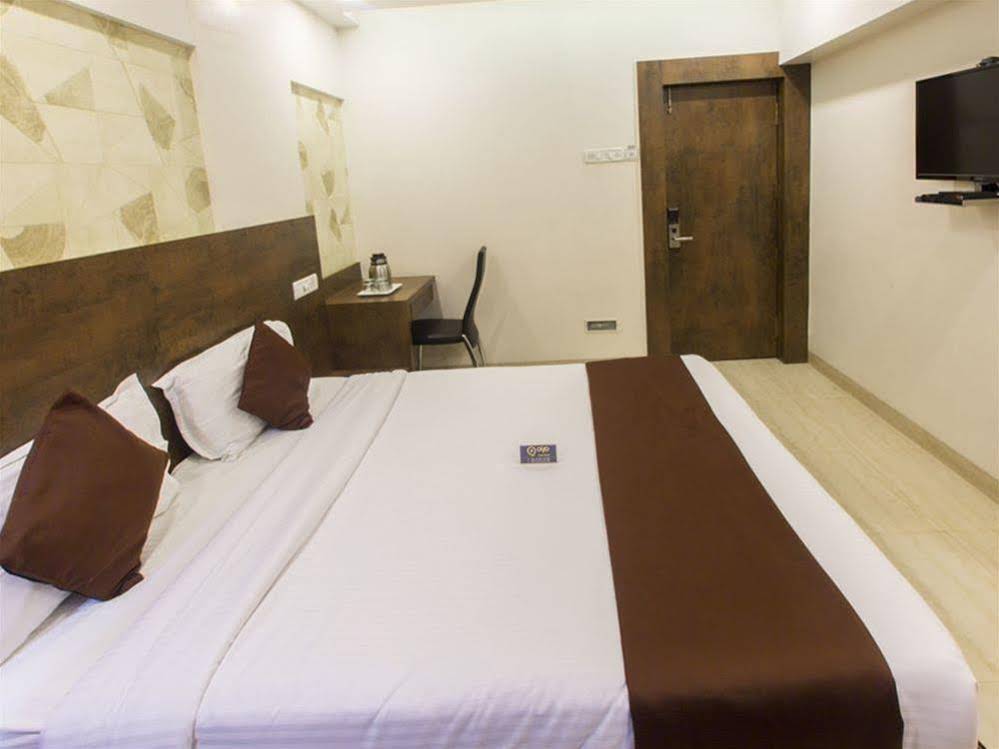 OYO Premium Koparkhairane Navi Mumbai