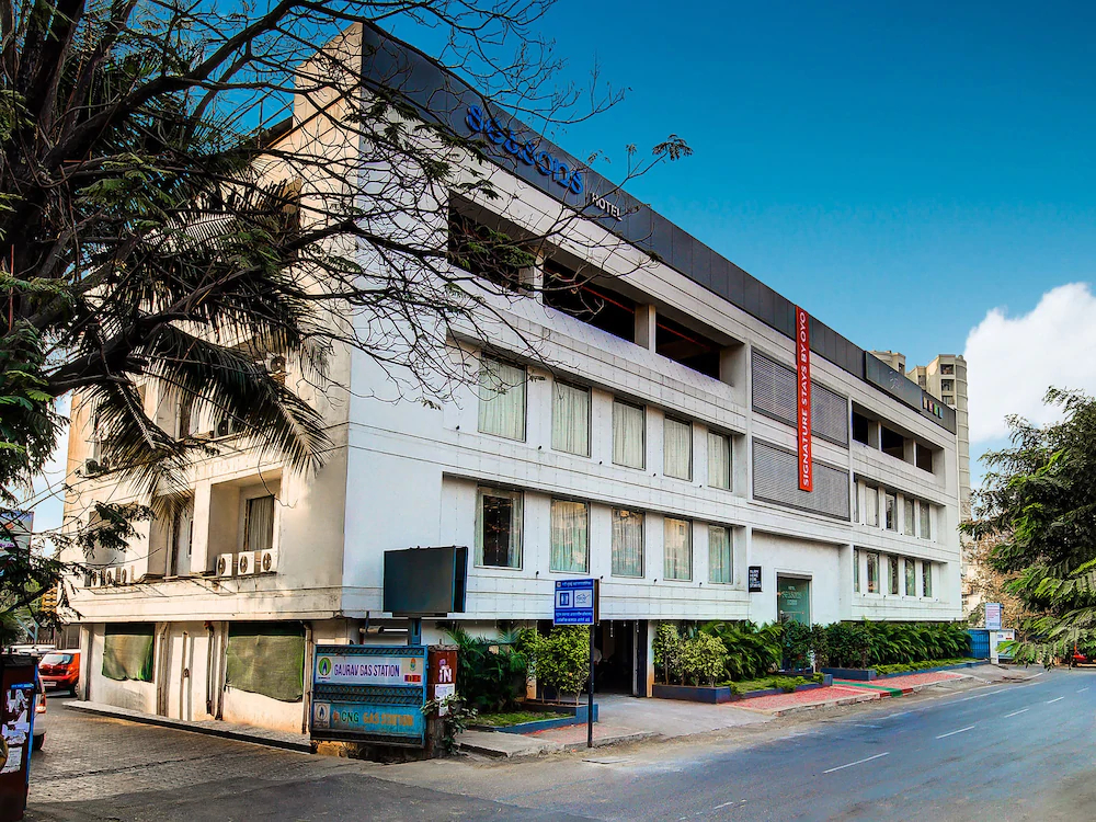 Seasons Hotel by OYO Rooms