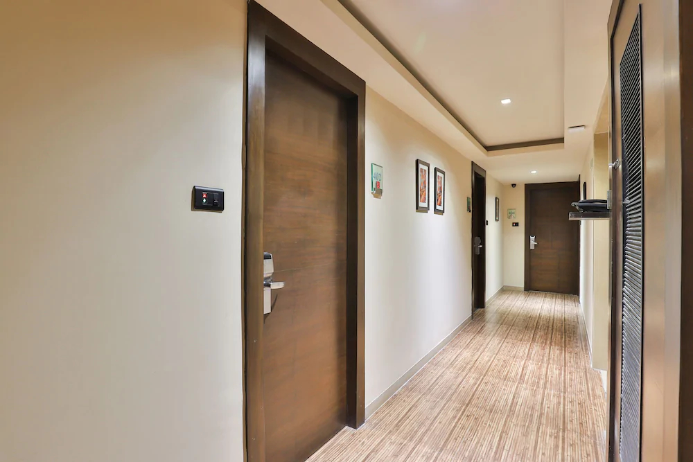 Seasons Hotel by OYO Rooms