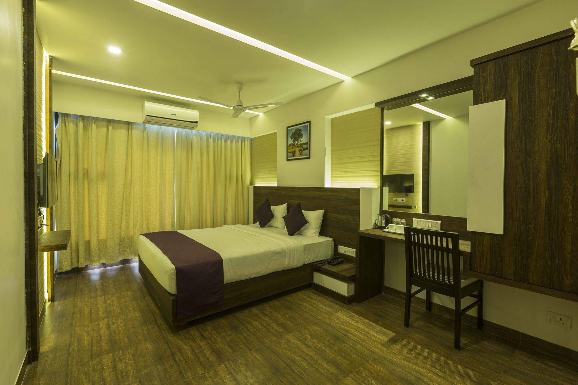 Hotel Crown Inn