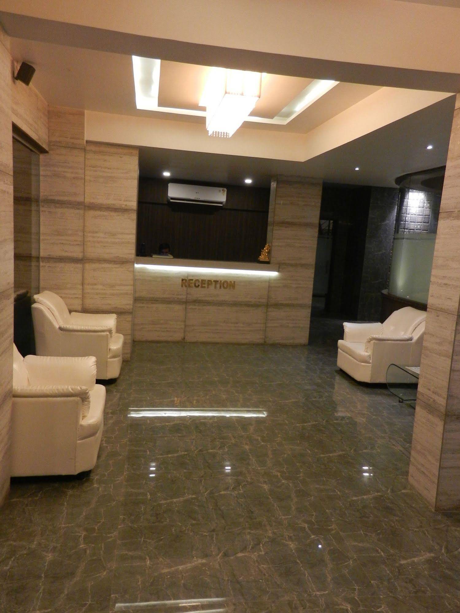 Hotel Crown Inn