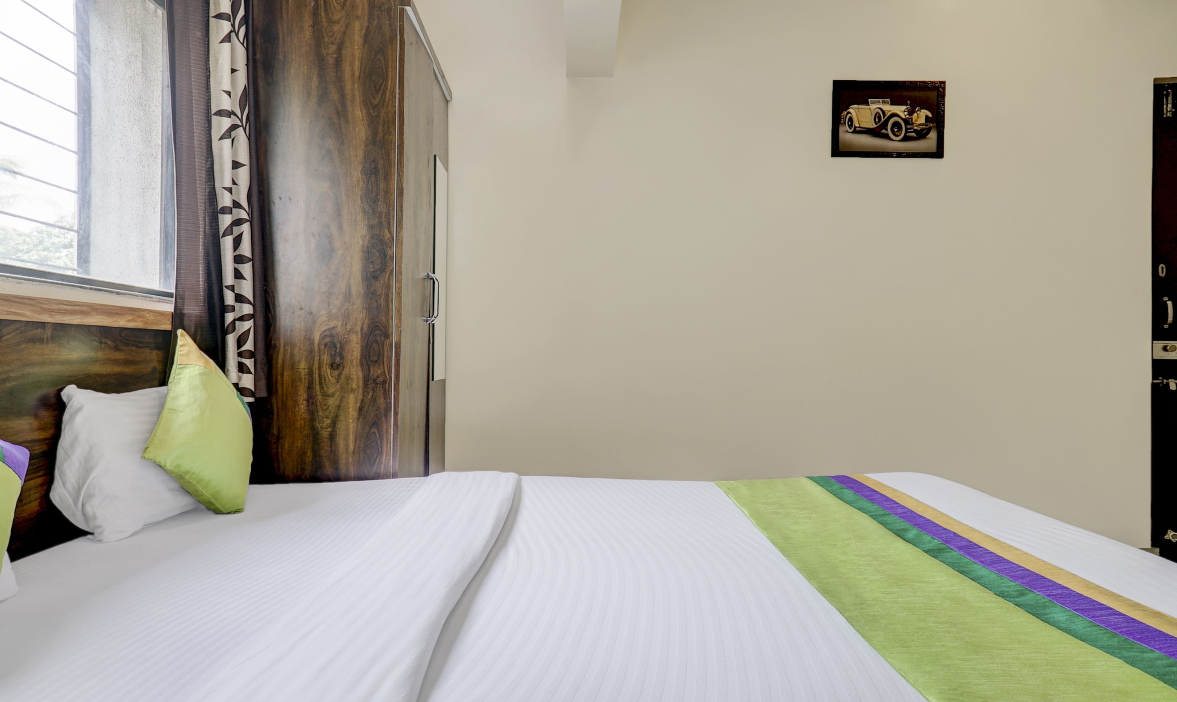 Aero Studio by Treebo