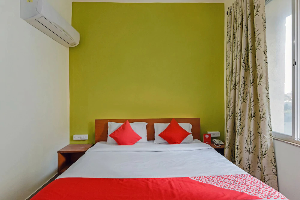 Country Club Pune By OYO Rooms