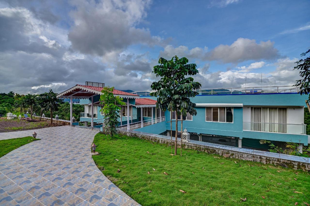 Four Seasons Resort by OYO Rooms