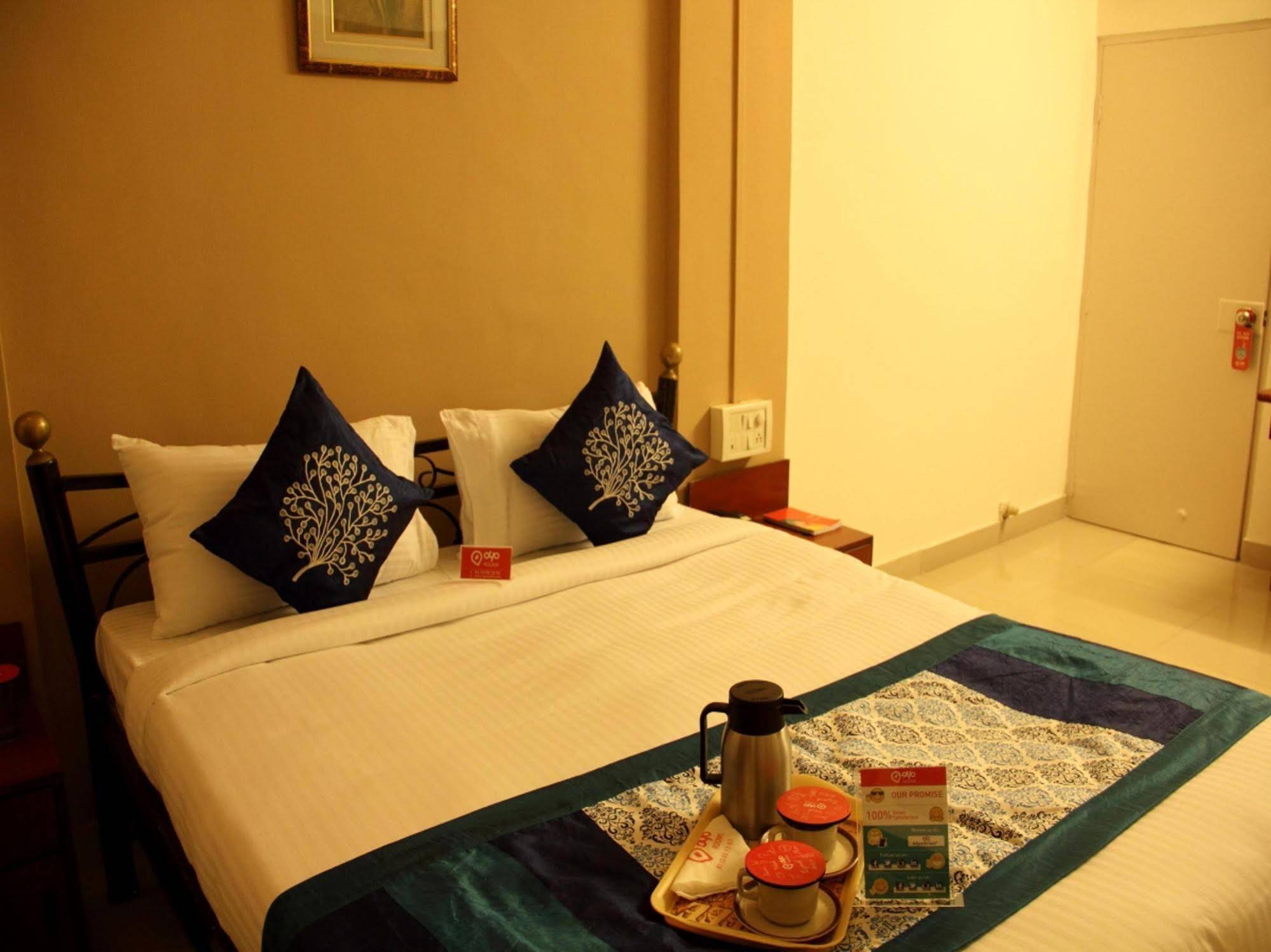 OYO 1065 Hotel HMR Royal Inn