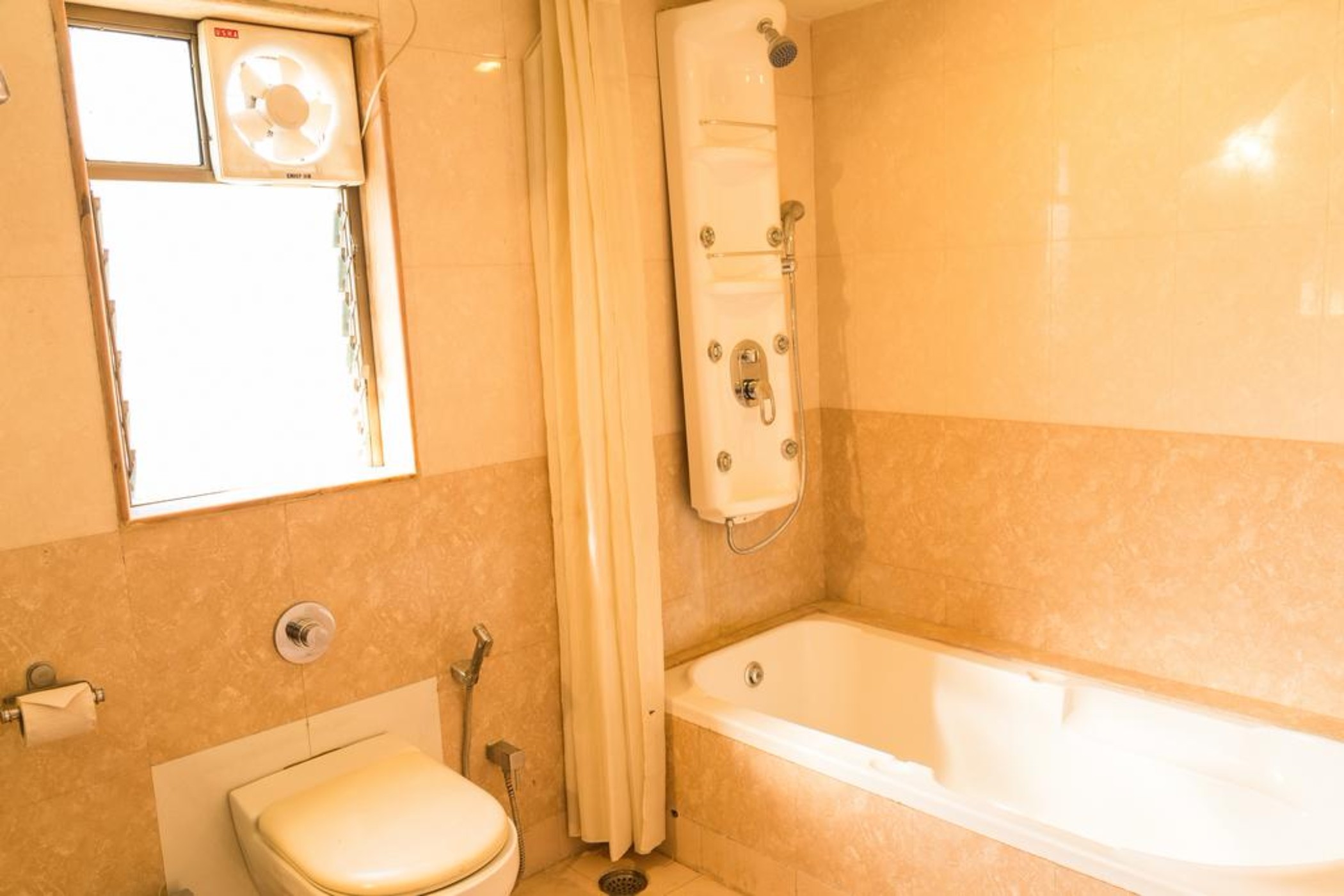 FabHotel Rajwada