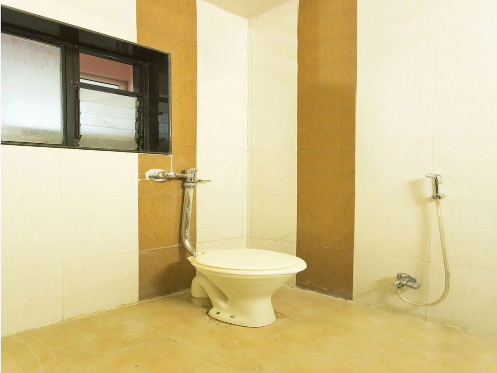 Hotel Silver Court By OYO Rooms