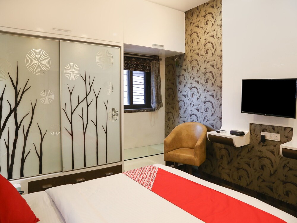 Lrh Service Apartments By OYO Rooms