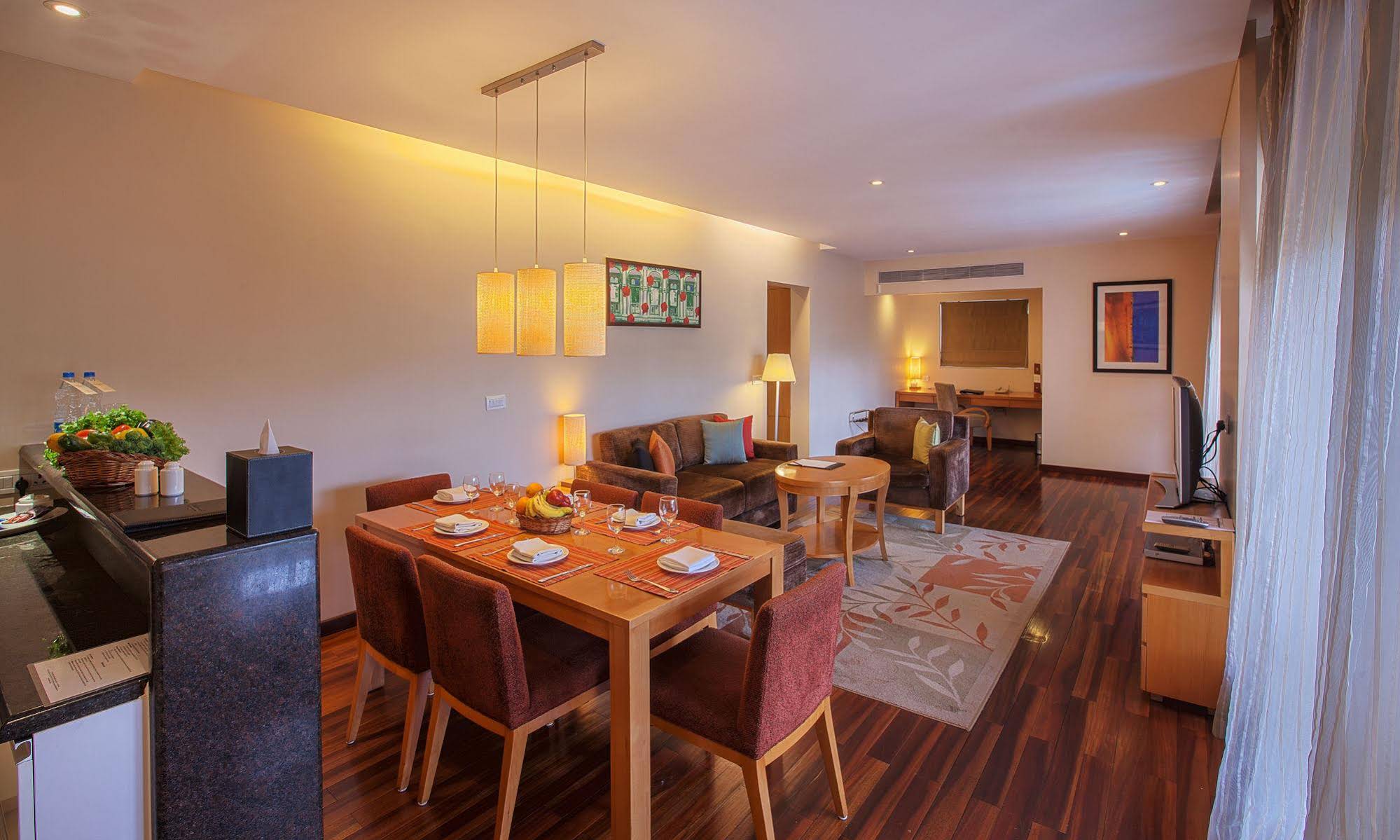 Oakwood Residence Naylor Road Pune