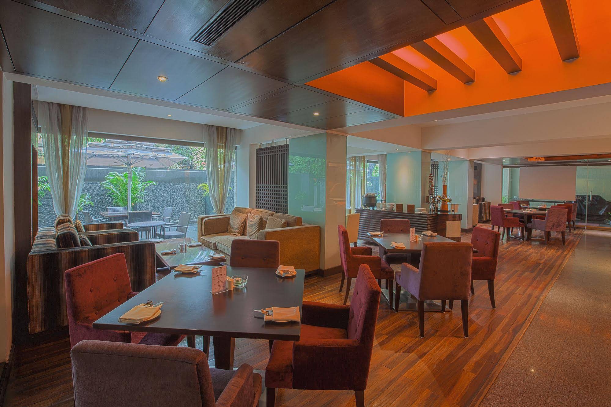 Oakwood Residence Naylor Road Pune