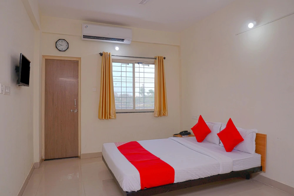 OYO Flagship 22520 Lakeview Lohegaon