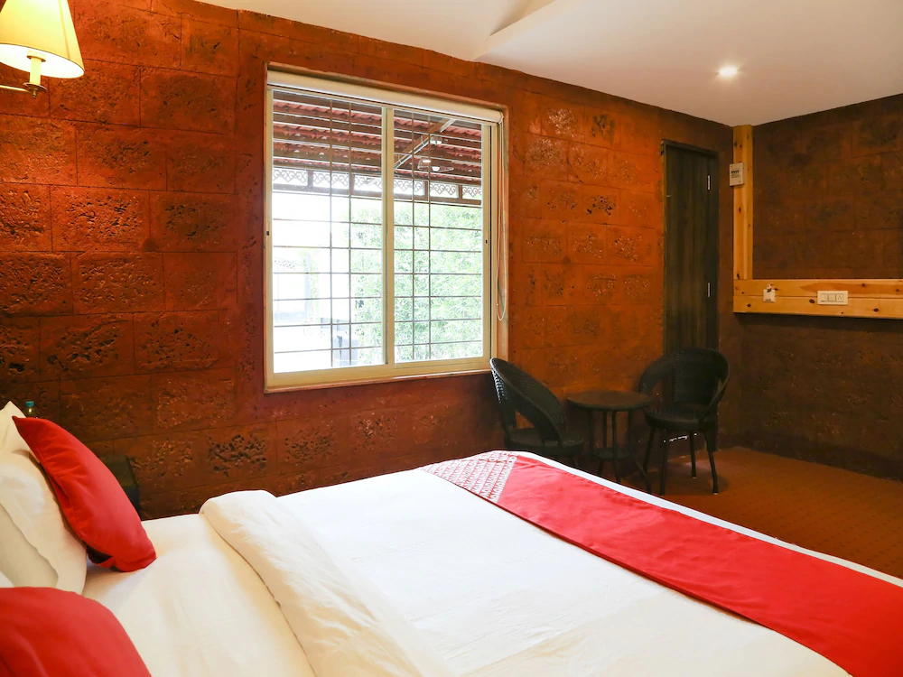 Raj Palace By OYO Rooms