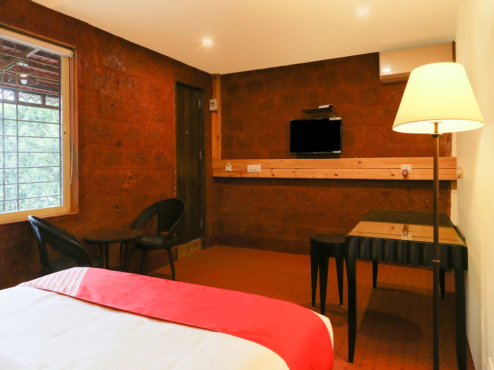 Raj Palace By OYO Rooms