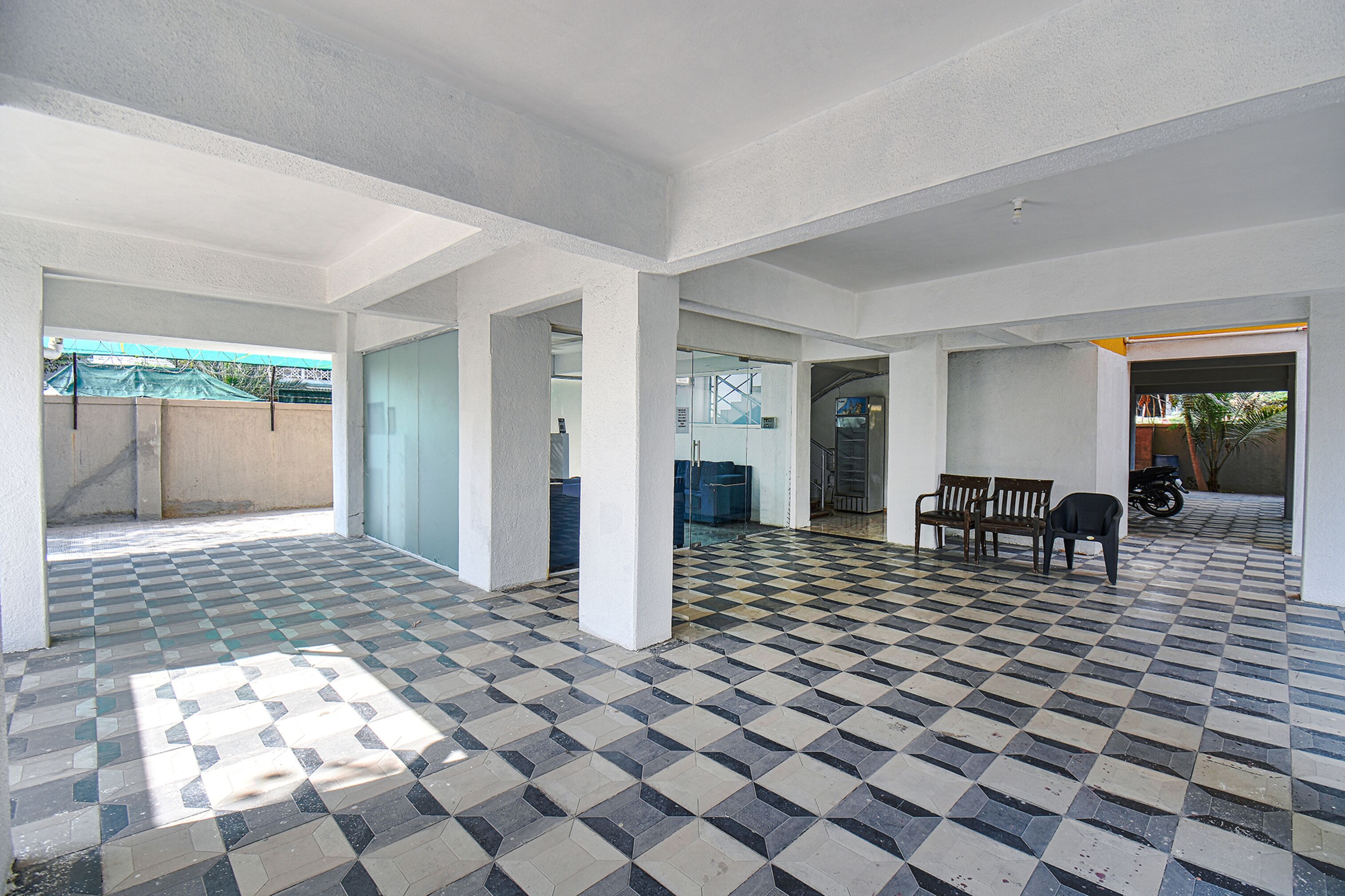 Red Velvet Inn & Suites By Fabhotel