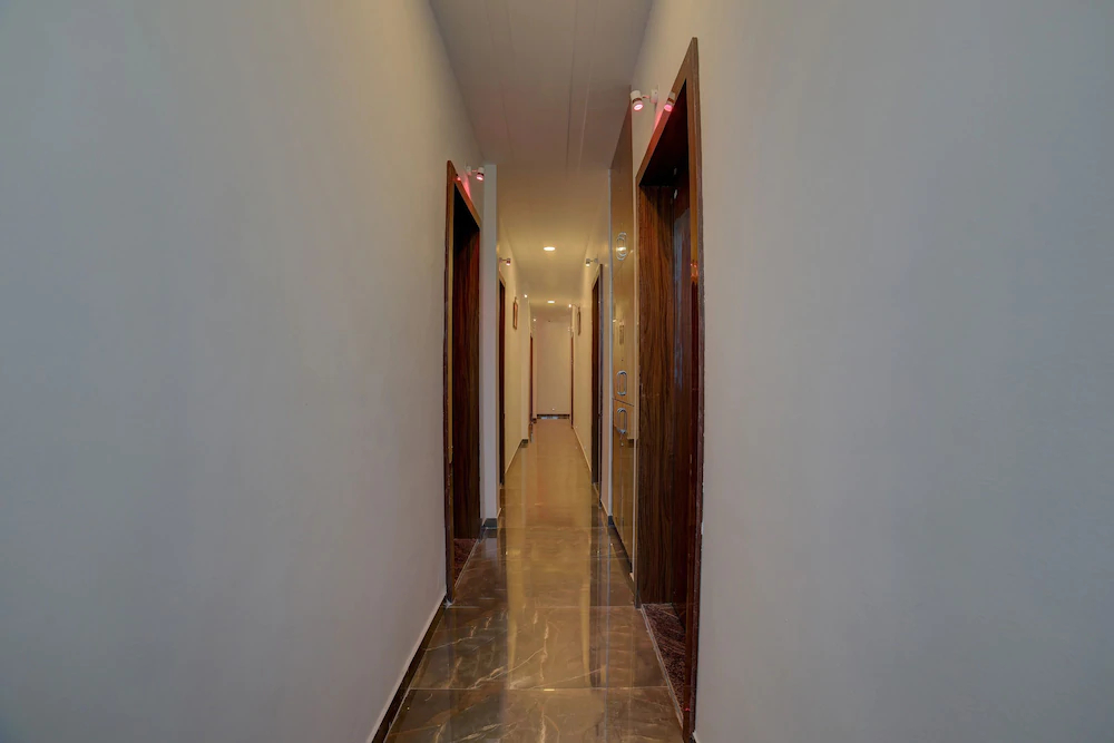 Royal Imperio By OYO Rooms