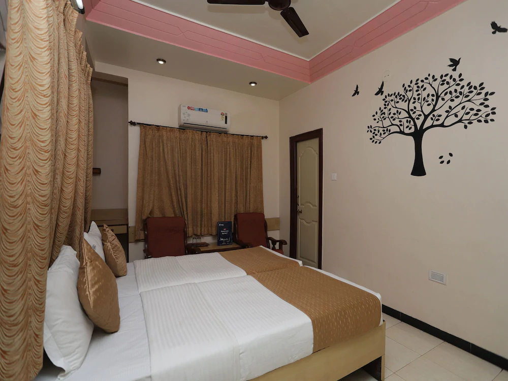 Shree Yash Hotel by OYO Rooms