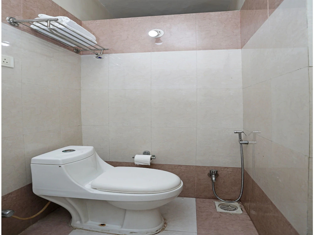 Shree Yash Hotel by OYO Rooms