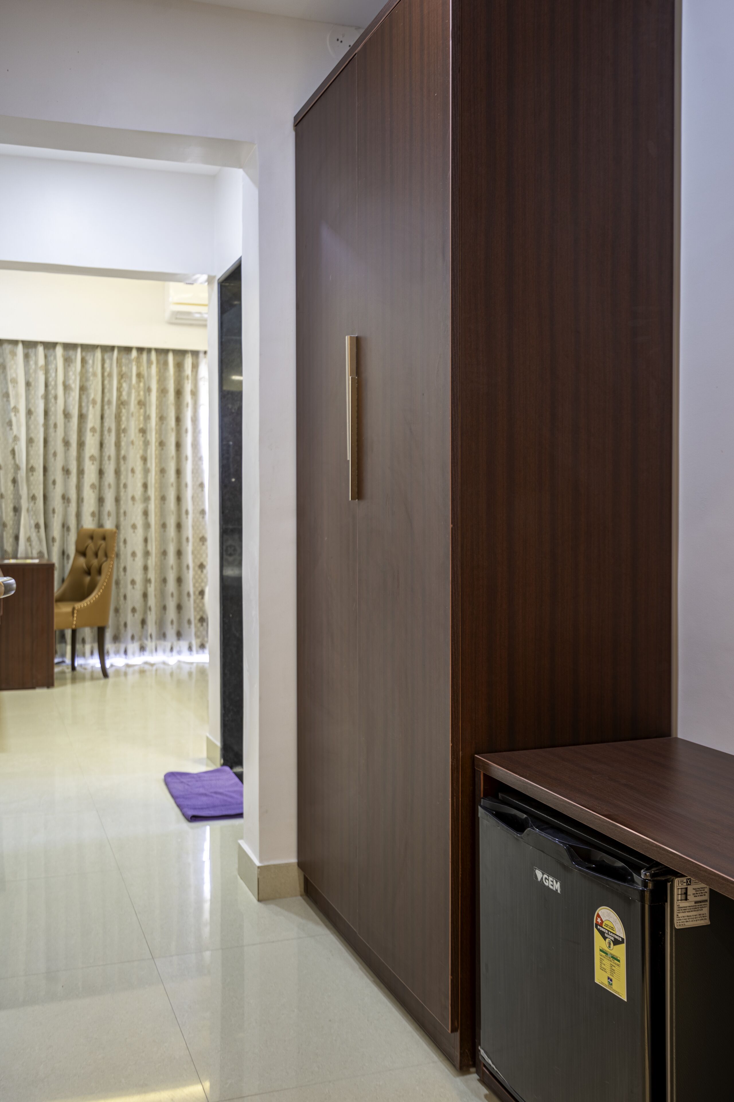 StayBird Divine Suites Business Hotel