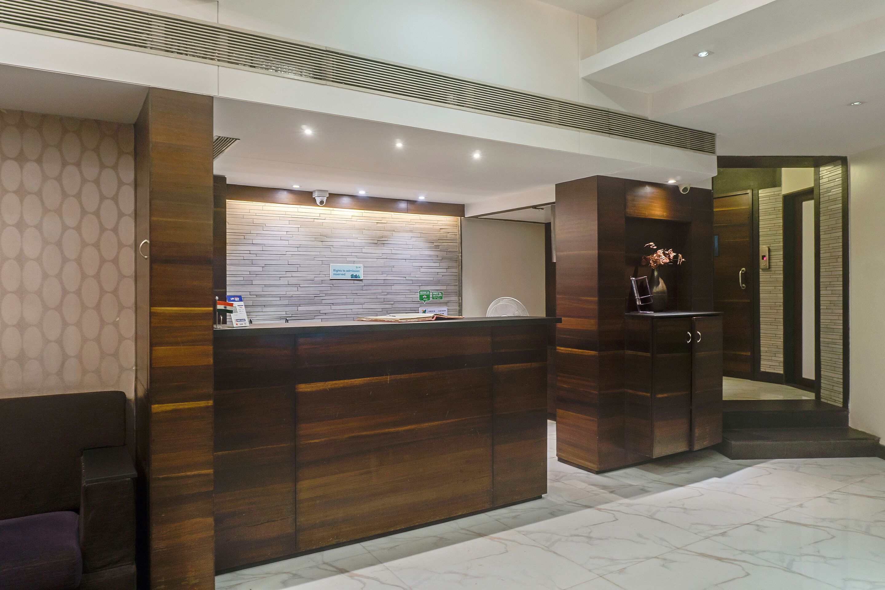 Treebo Trend Sahara by OYO Rooms