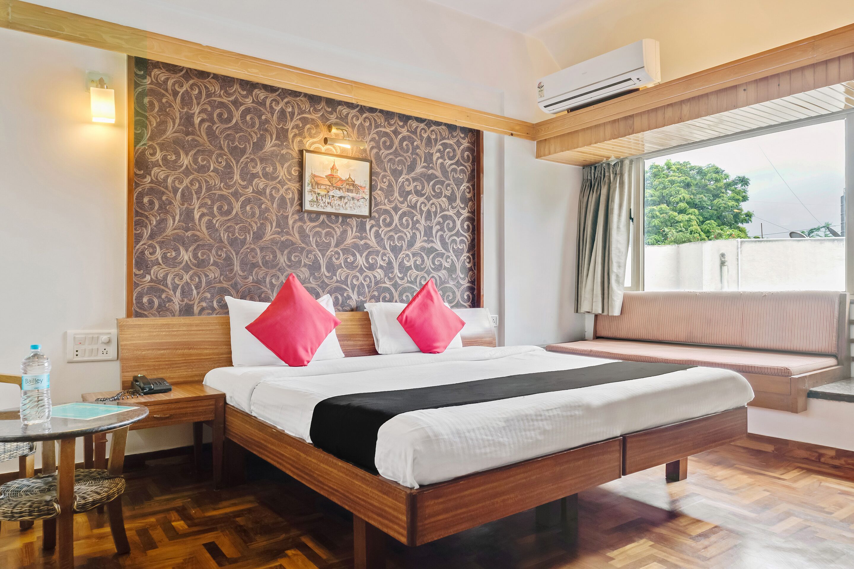 Treebo Trend Sahara by OYO Rooms