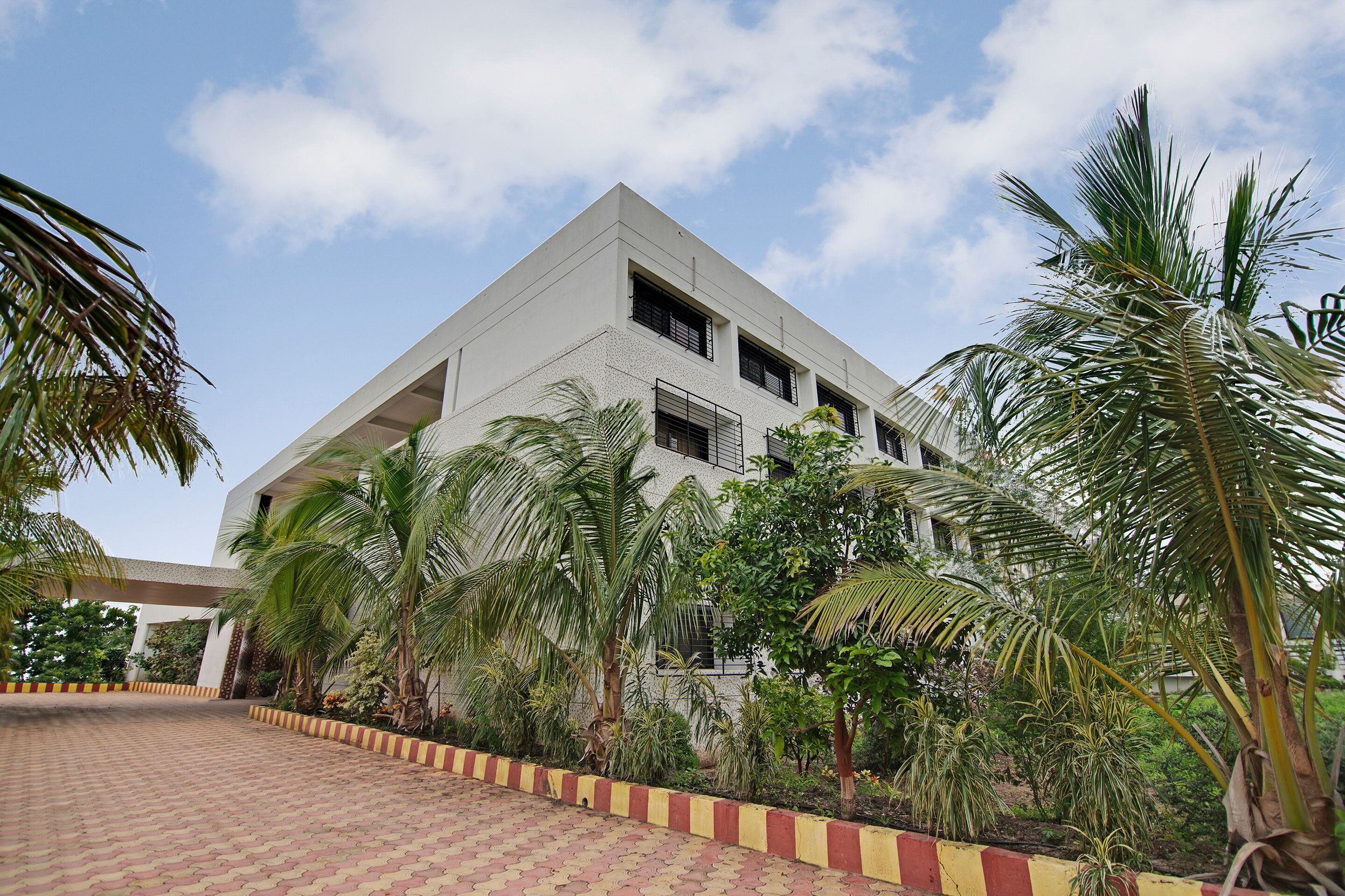 Shri Saibaba Satsang Mandal by OYO Rooms