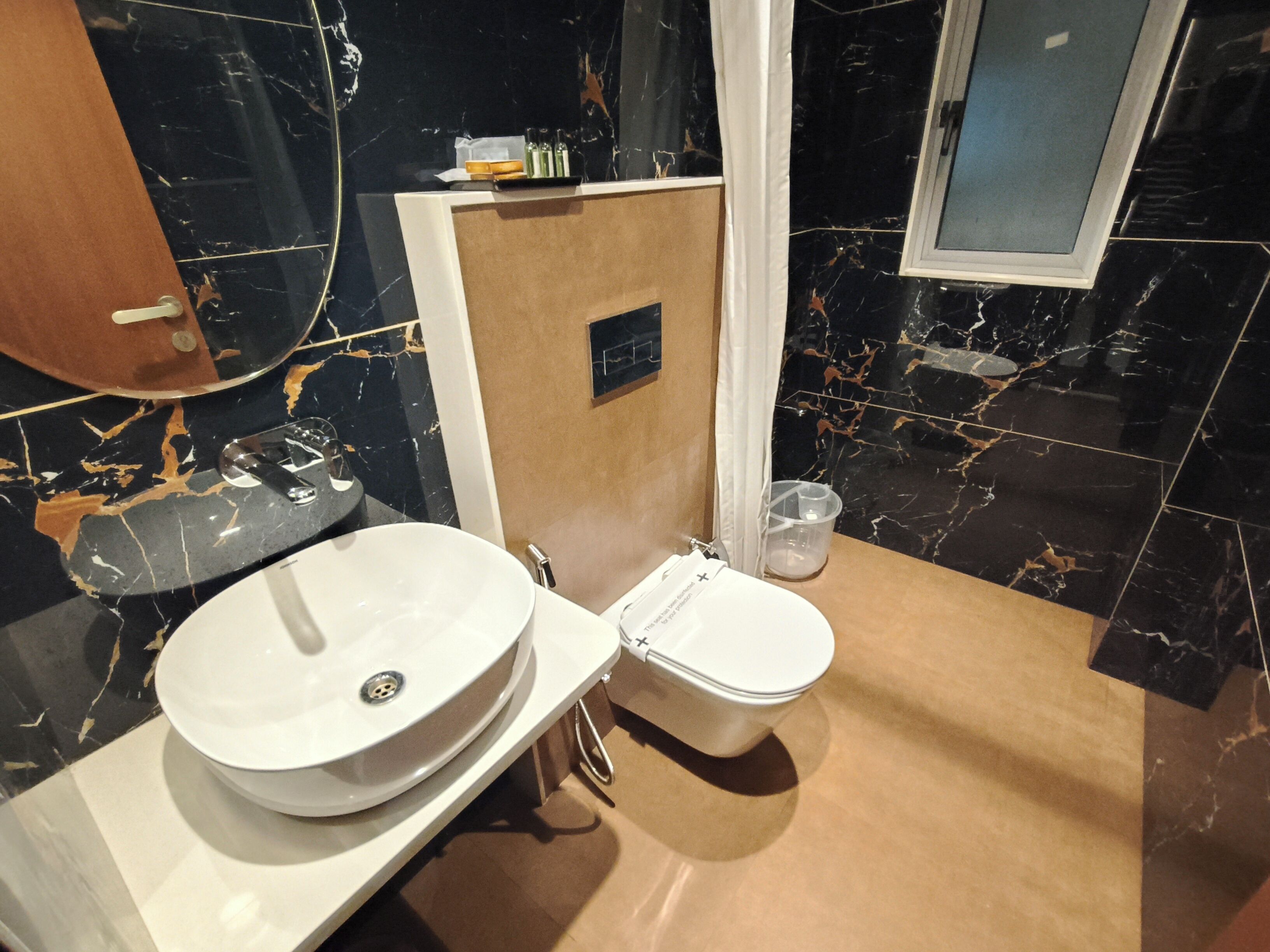 Hotel Sonesta Suites