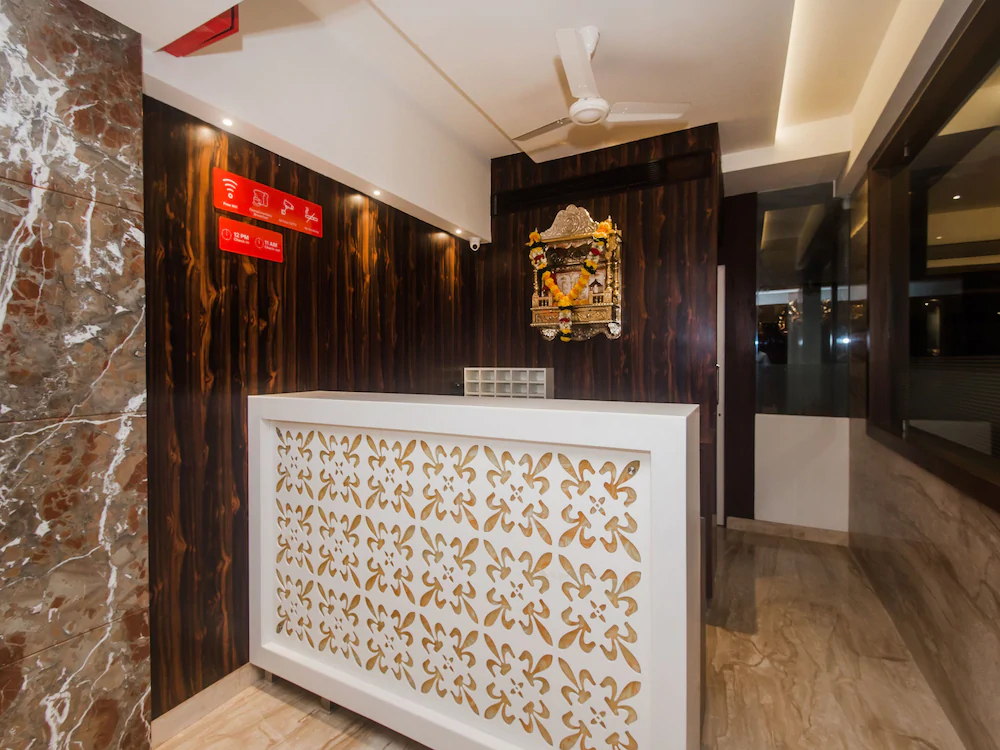 OYO 16718 Hotel Aditya Residency