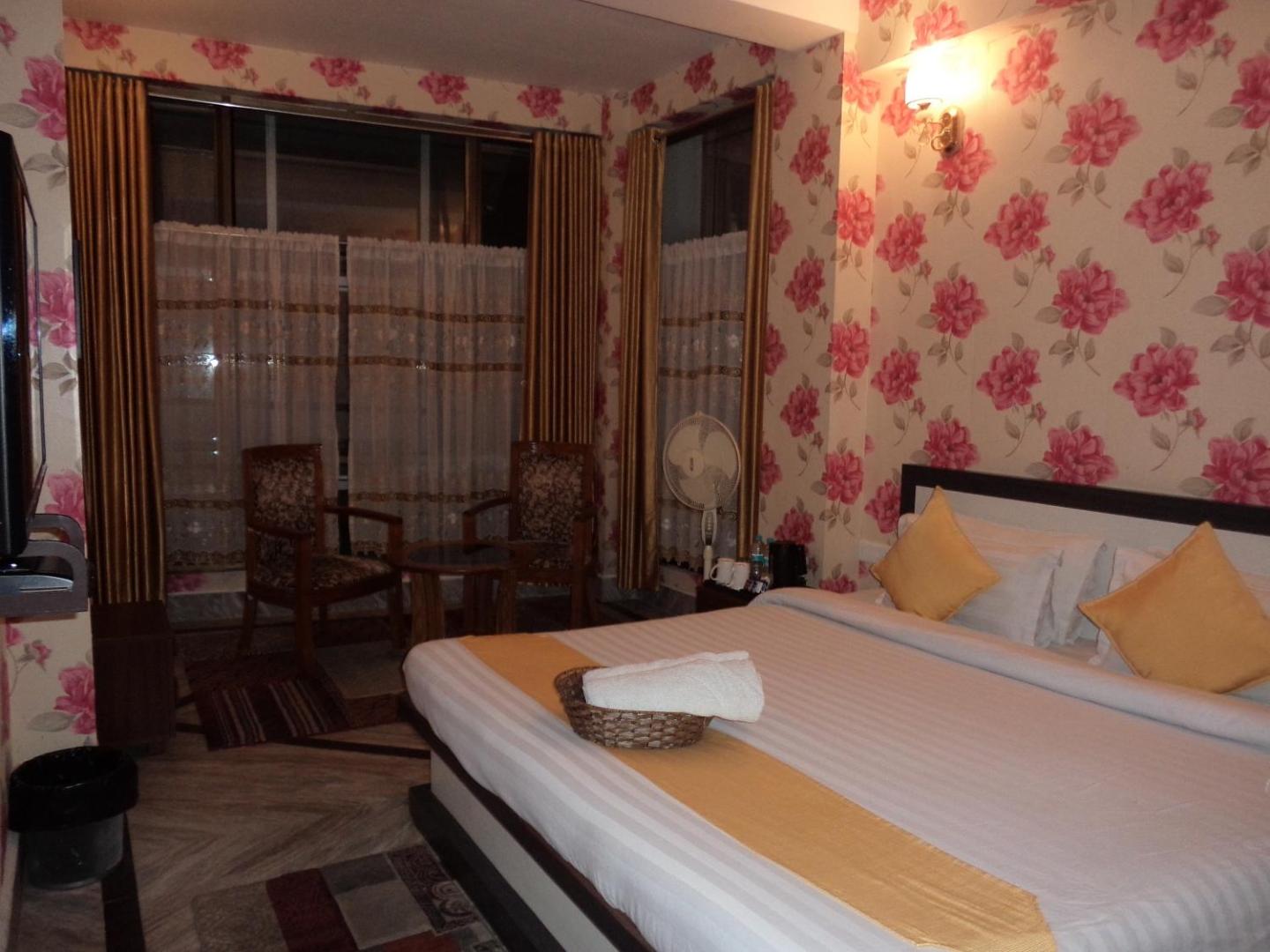 Hotel Crescent