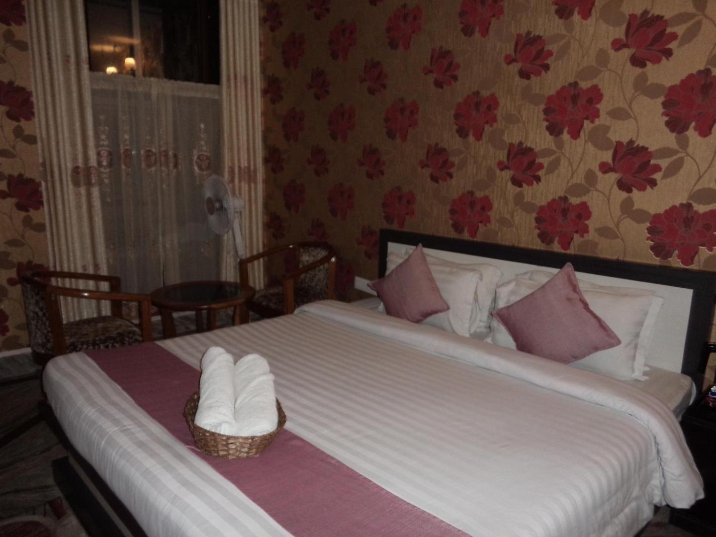 Hotel Crescent