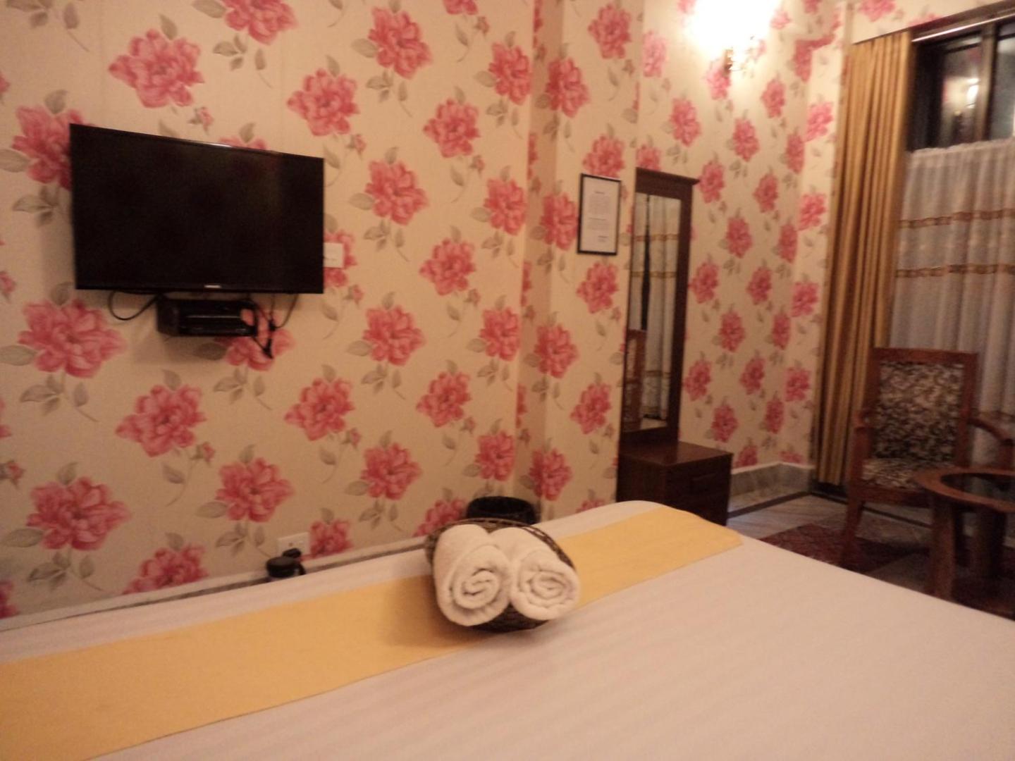 Hotel Crescent