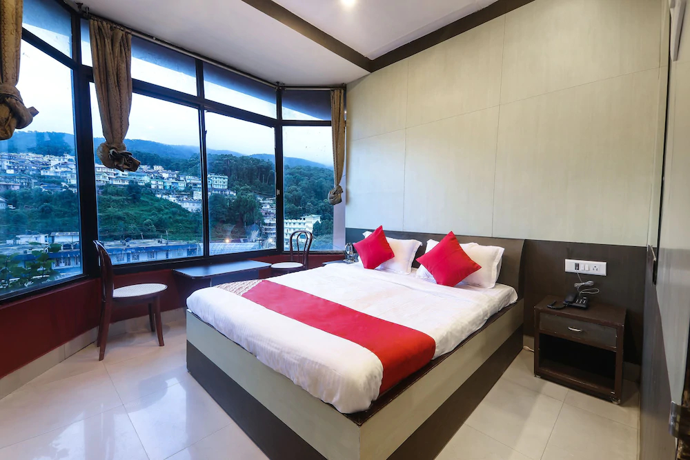 Hotel Golden Peak by OYO