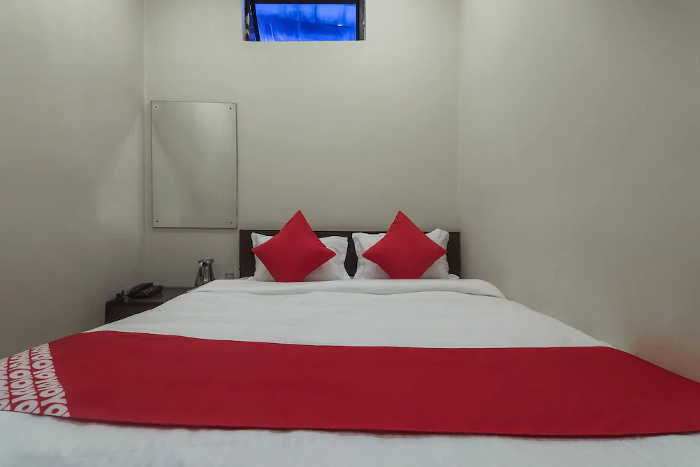 Hotel Golden Peak by OYO