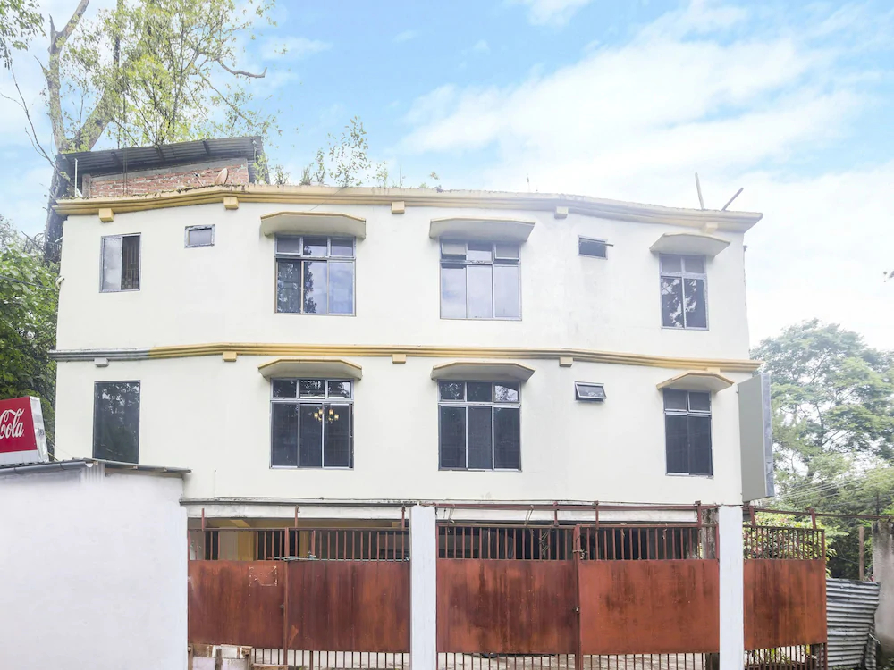 Live Inn Guest House by OYO Rooms