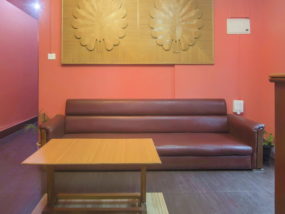 Live Inn Guest House by OYO Rooms