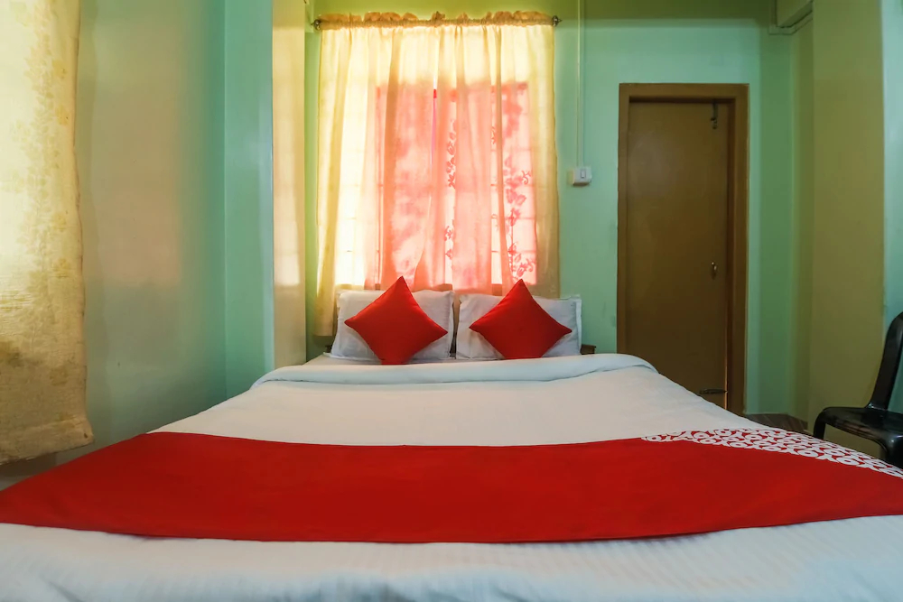 OYO 18330 Stay At Jo's Guest House