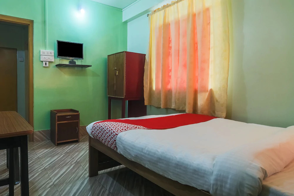 OYO 18330 Stay At Jo's Guest House