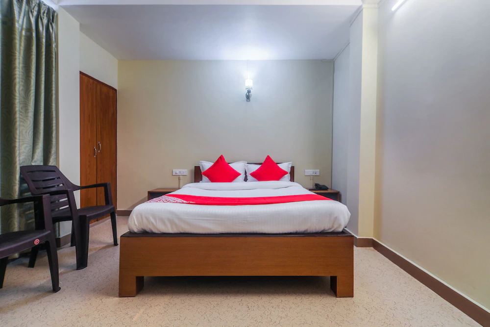OYO 18670 Sanctum Guest House
