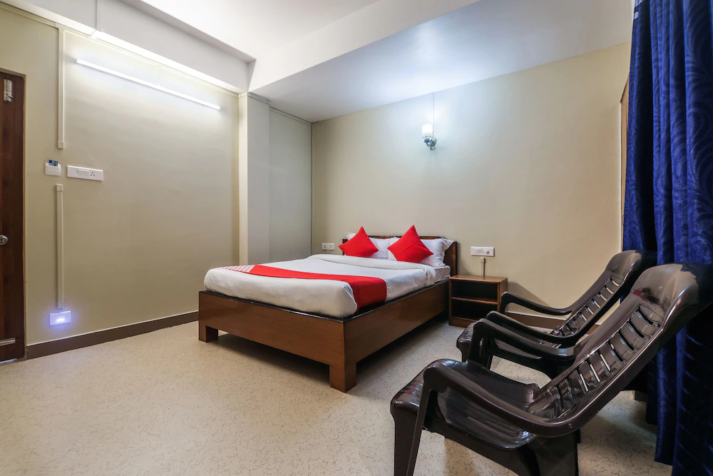OYO 18670 Sanctum Guest House