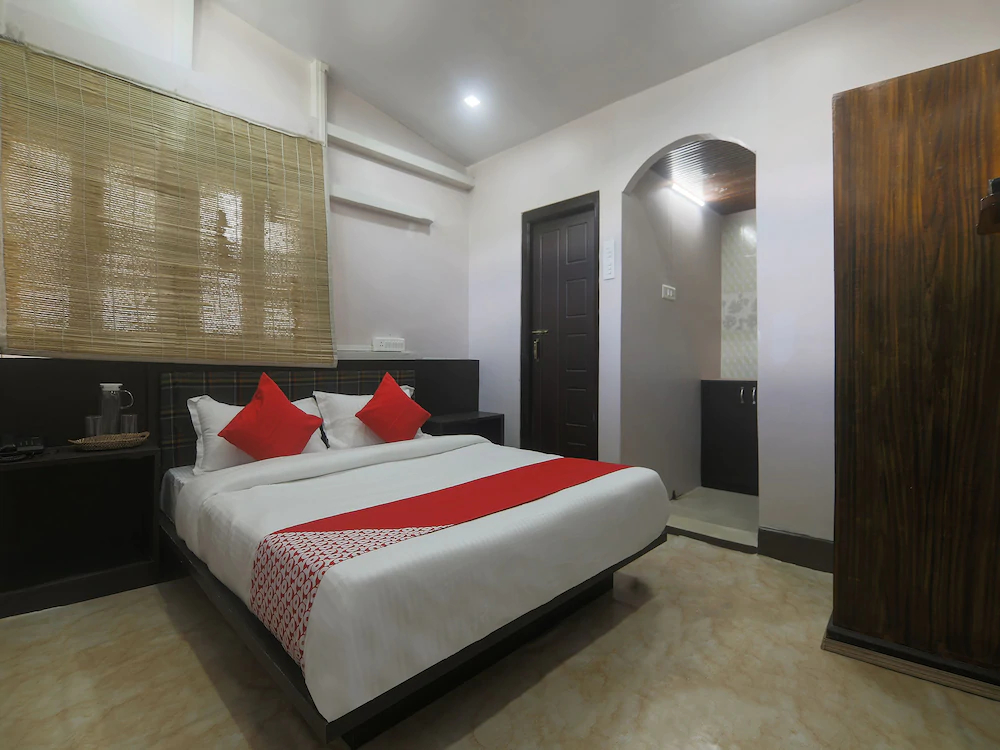 OYO 19292 55 Pillars House
