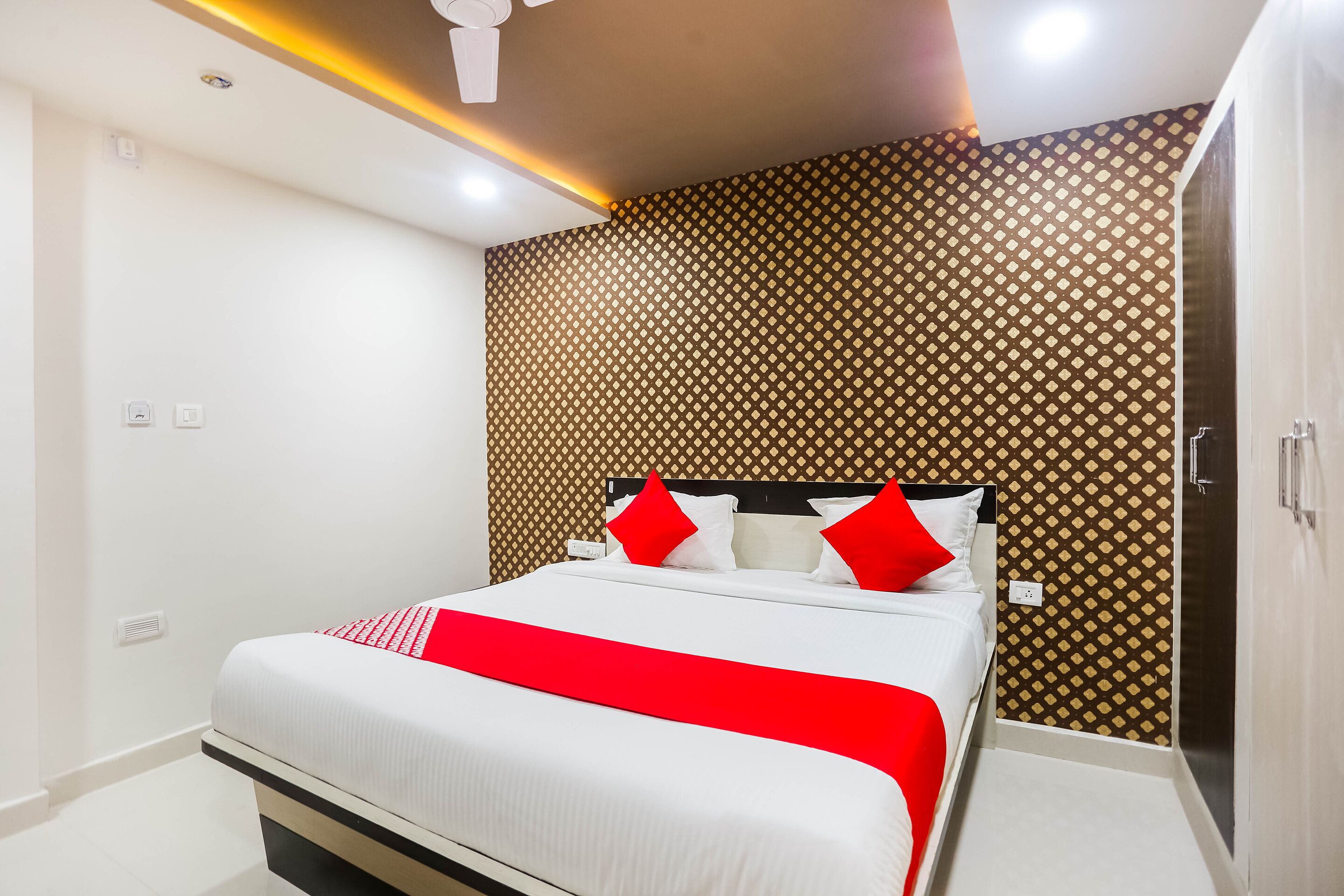 Hotel Keshmin by OYO Rooms