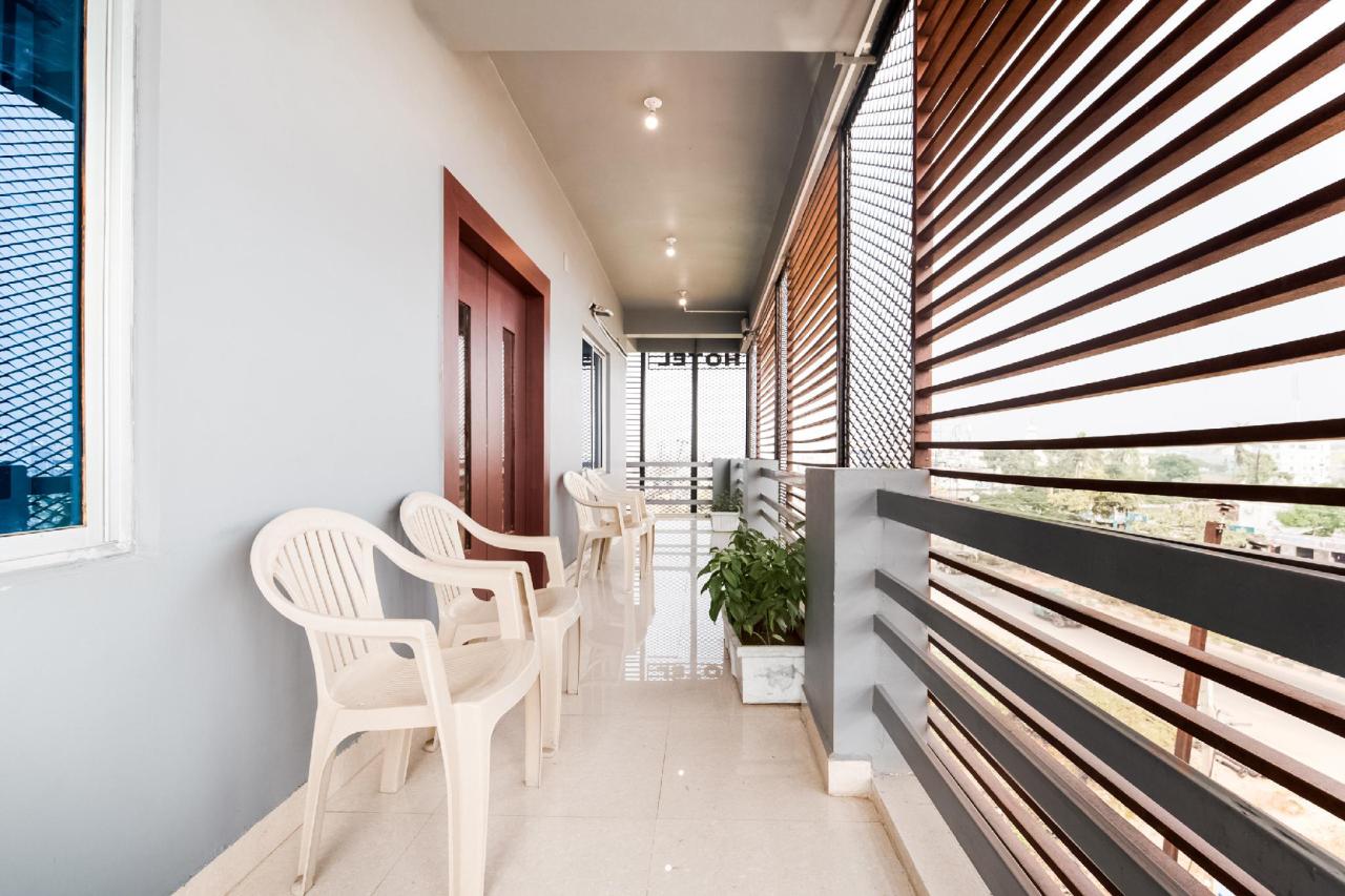 107 Not Out by OYO Rooms