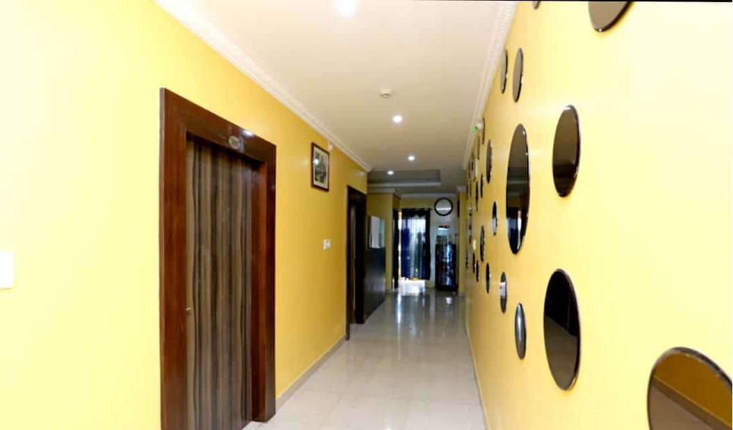 Capital O 5703 Royal Guest House