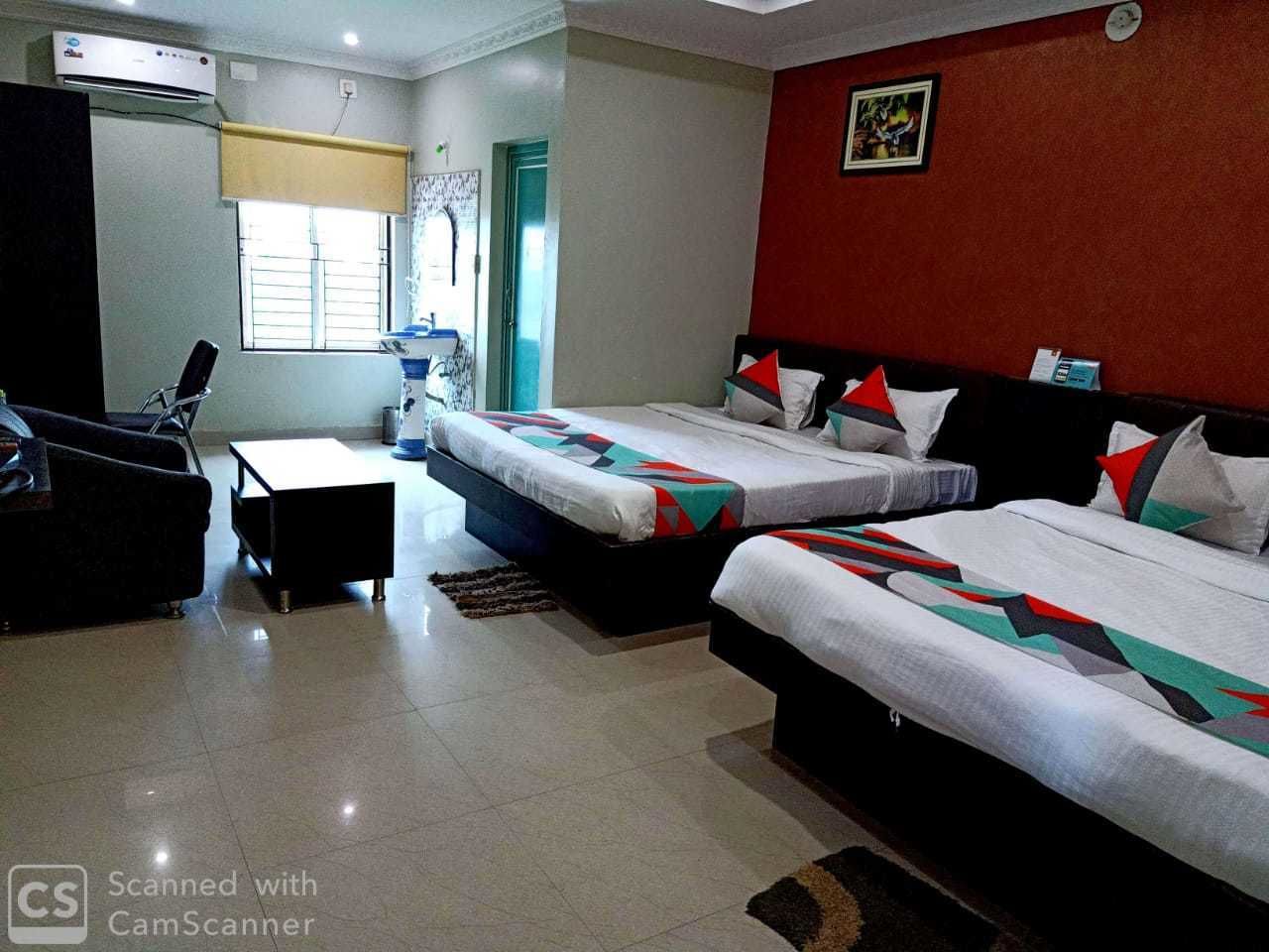 Capital O 5703 Royal Guest House