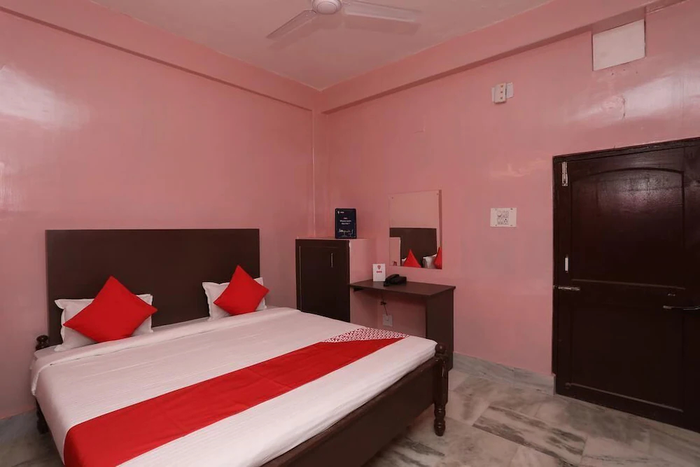 OYO Flagship 16535 Chilika Residency
