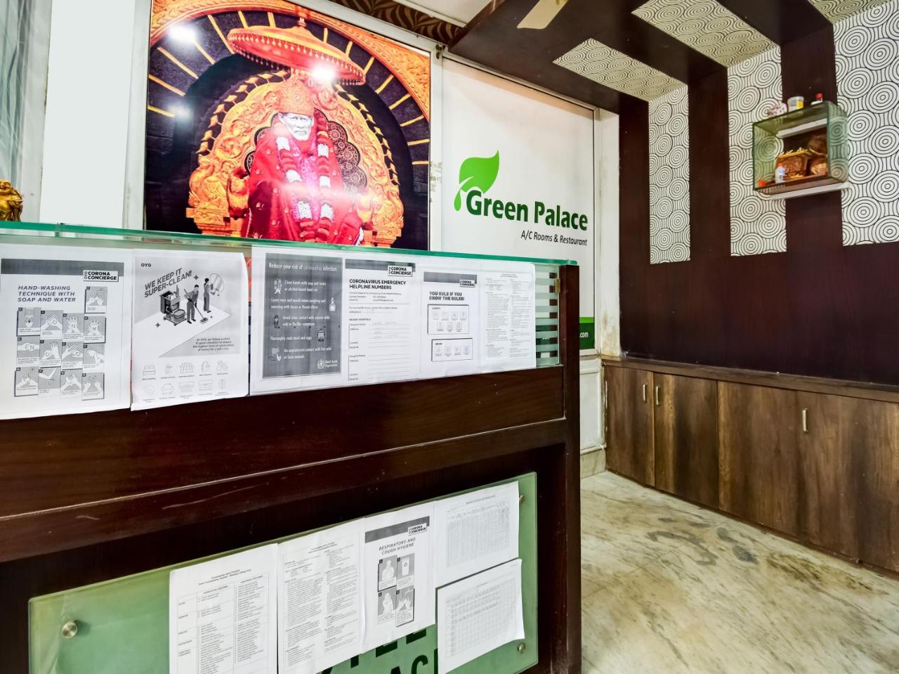 Green Palace by OYO Rooms